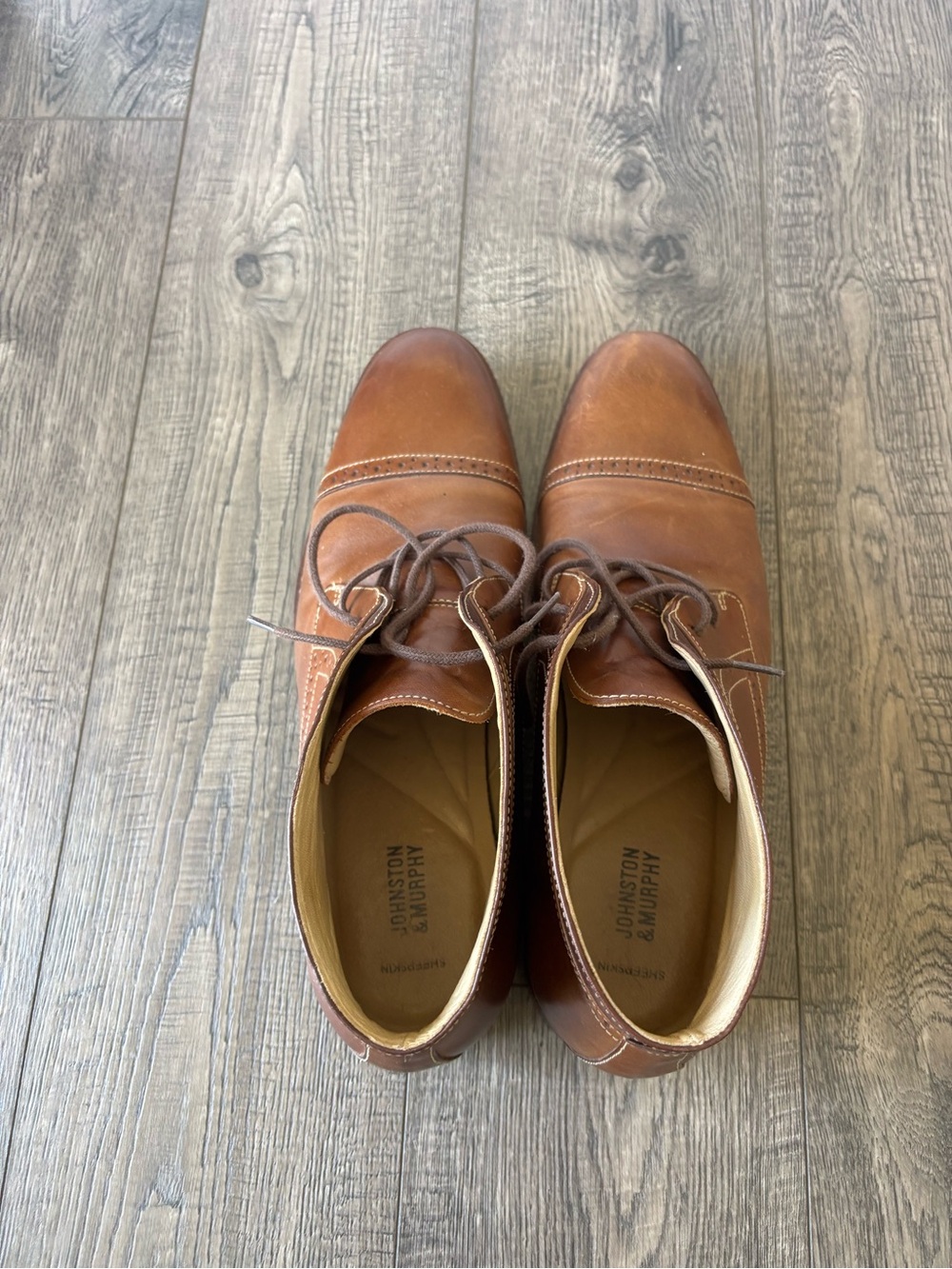 Johnston & Murphy Tan Leather Cap-Toe Chukka Boots - Picture 4 of 9